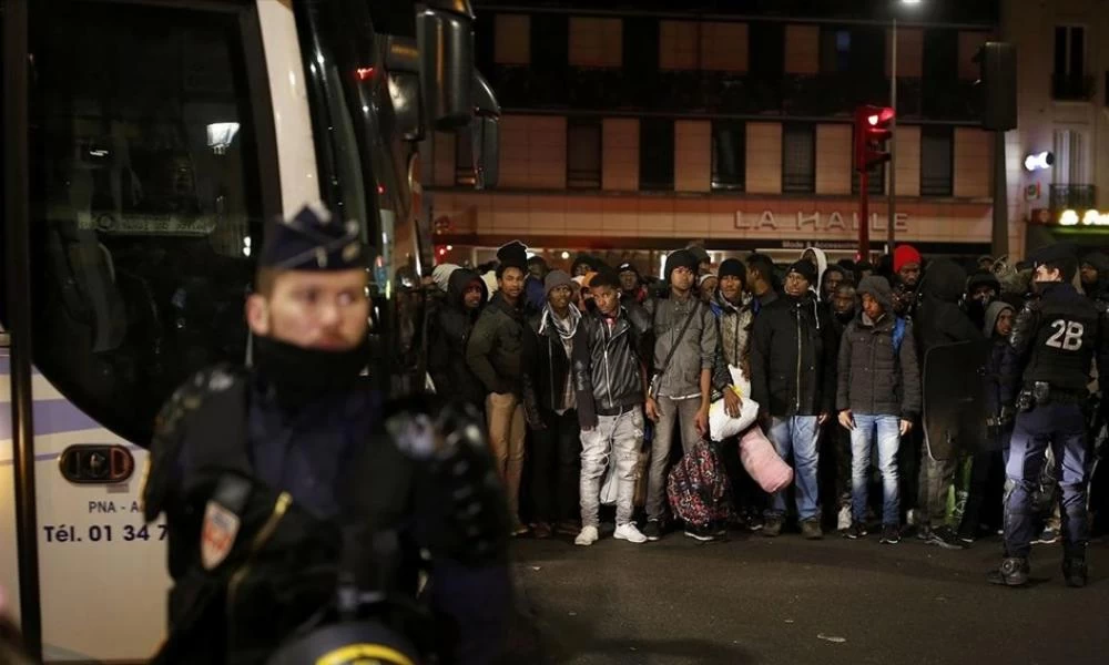 Βρετανία-Γαλλία: Αυστηρότερο πλαίσιο για τη μετανάστευση